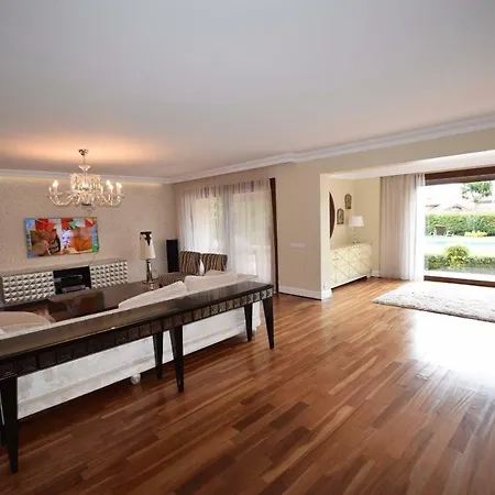 Apartment Luxury In Upper Crust Compound Istanbul