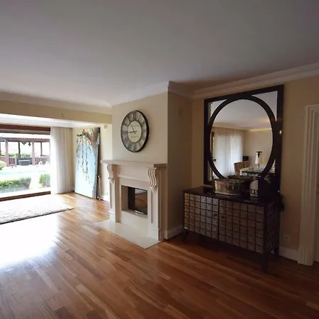 Apartment Luxury In Upper Crust Compound Istanbul