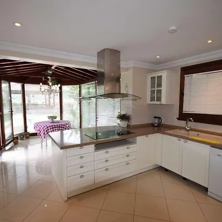 Luxury In Upper Crust Compound Istanbul