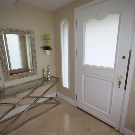 Luxury In Upper Crust Compound Appartement Istanboel